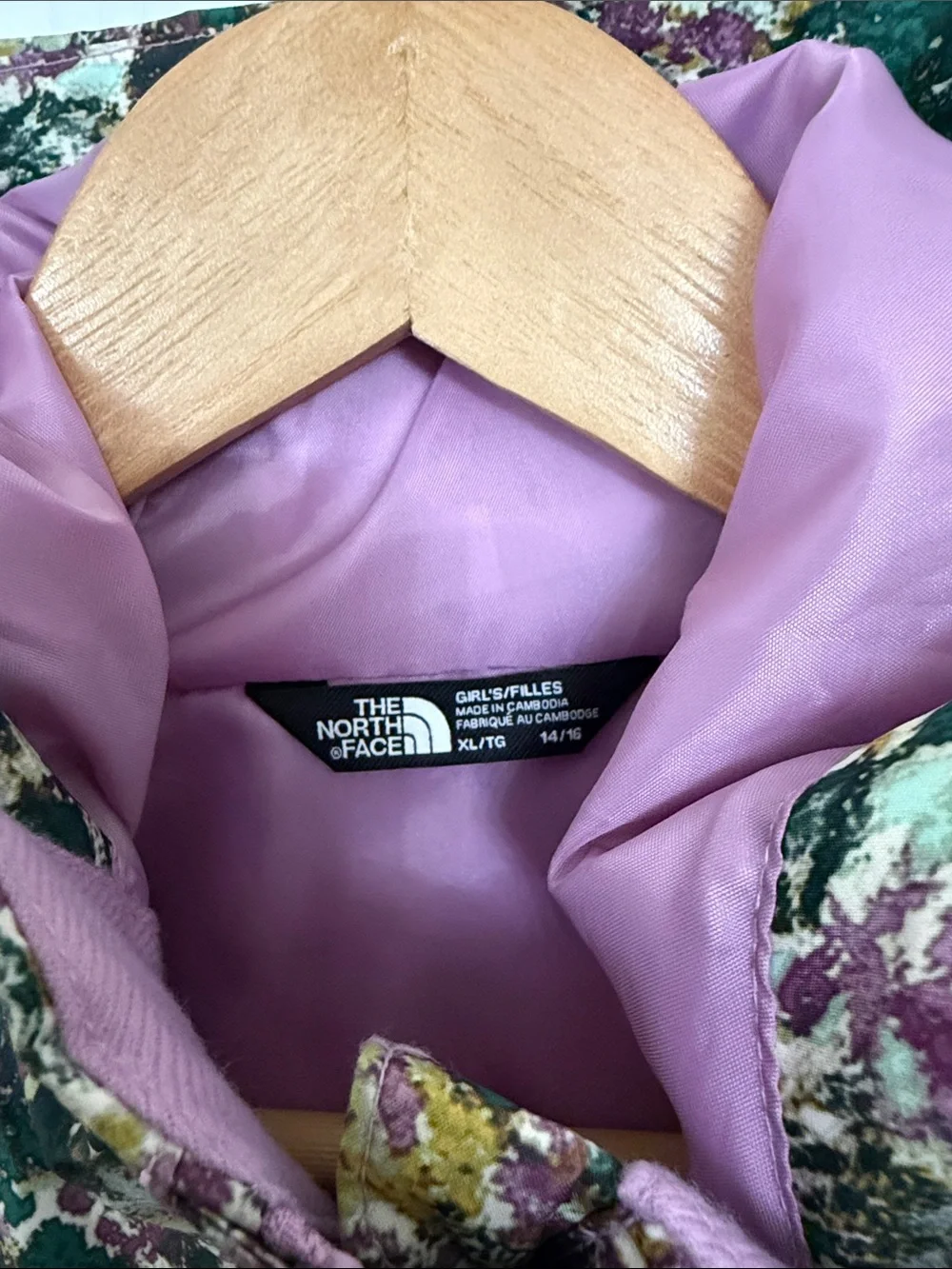 The North Face Kids Floral-Print Hooded Raincoat in Green & Pink